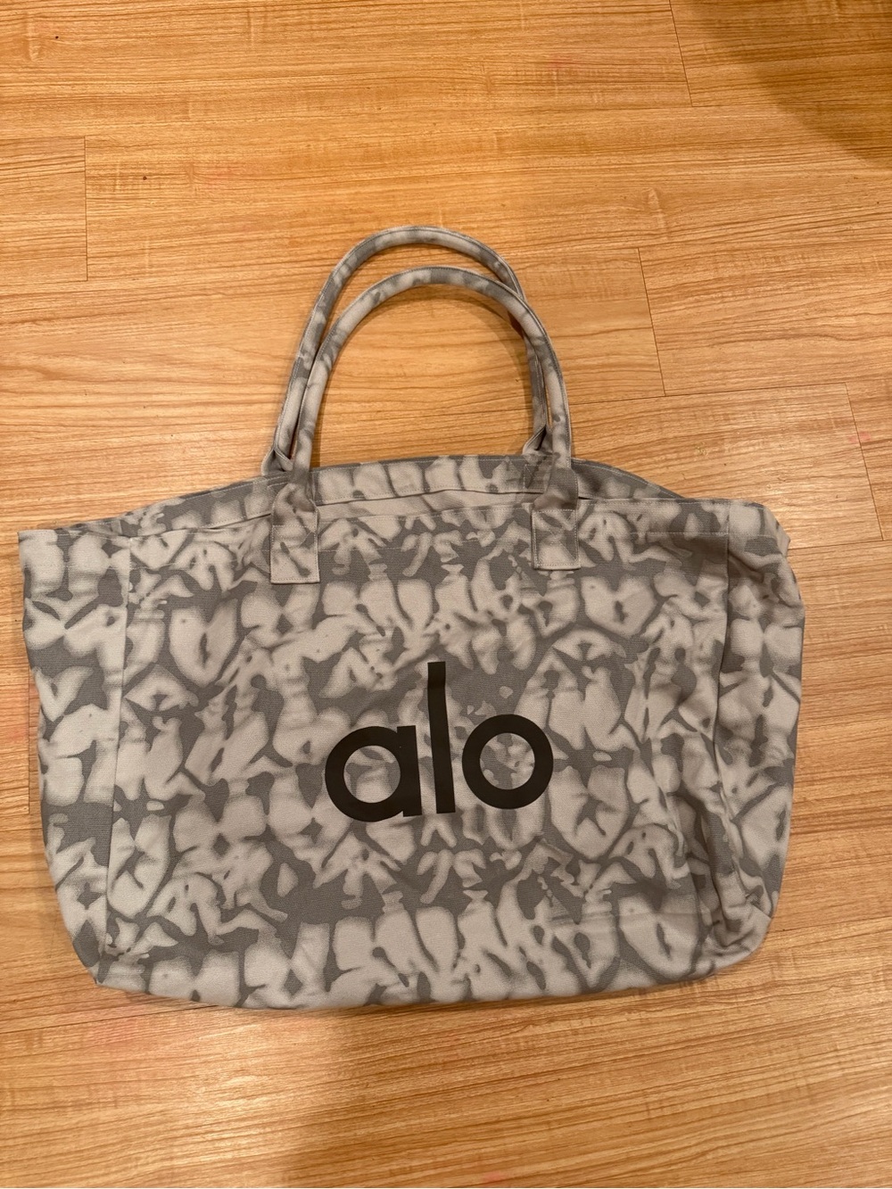 Alo Gray Tie-Dye Logo Tote Bag